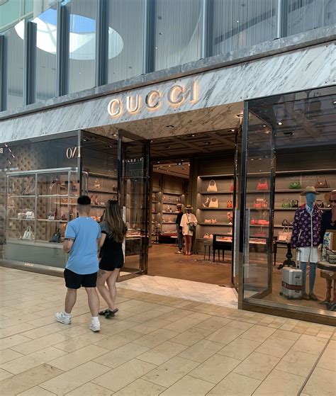 gucci yorkdale reviews|Gucci square one mississauga.